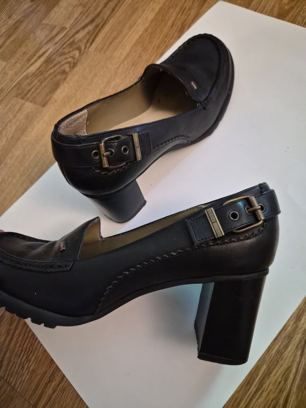 Tommy Hilfiger Vintage Chunky Leather Block Heel Loafers Size 8